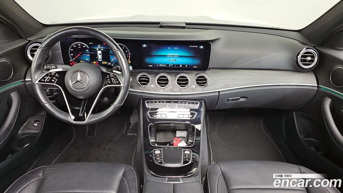 Mercedes-Benz E-Class 2022