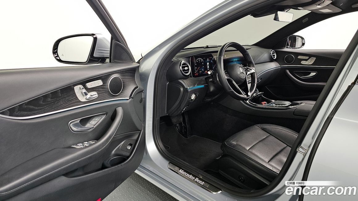 Mercedes-Benz E-Class 2022