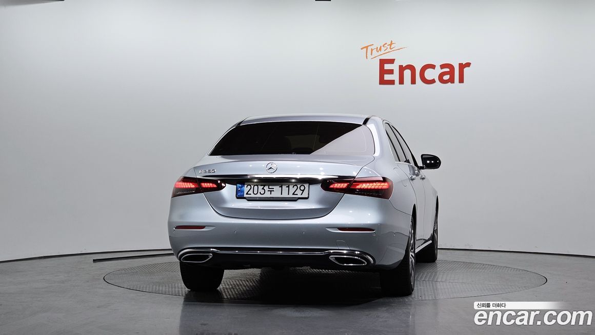 Mercedes-Benz E-Class 2022