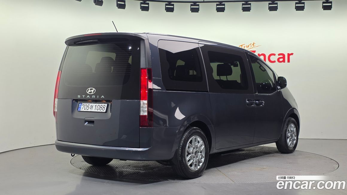 Hyundai Staria 2025