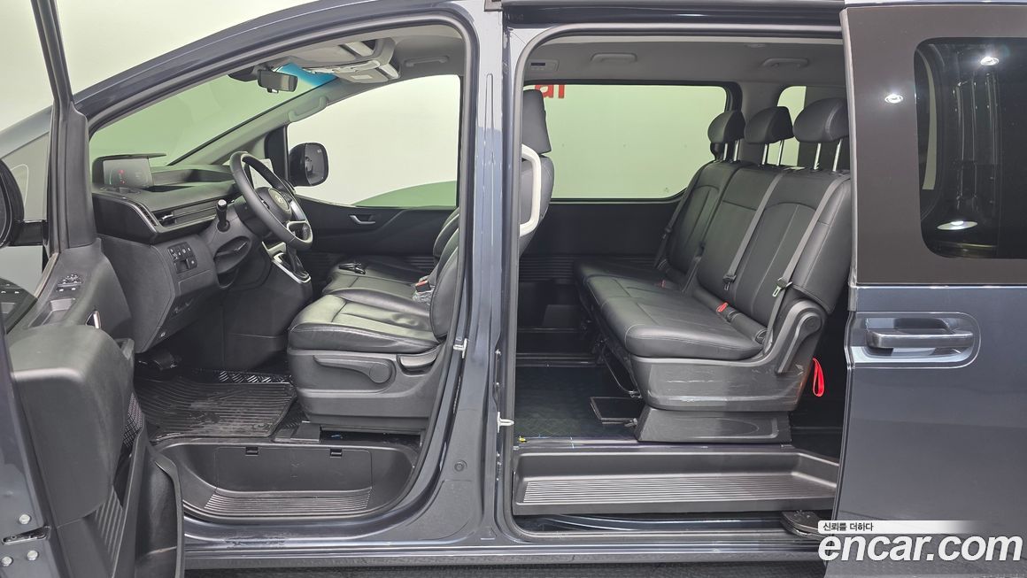 Hyundai Staria 2025