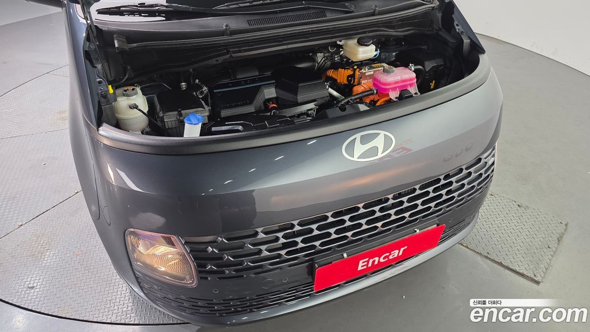 Hyundai Staria 2025