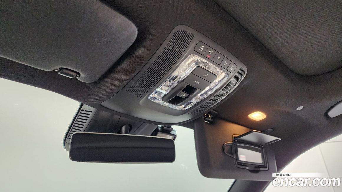 Mercedes-Benz GLB-Class 2021