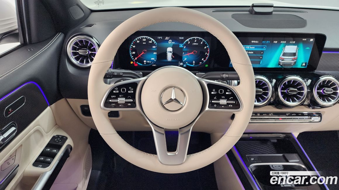 Mercedes-Benz GLB-Class 2021