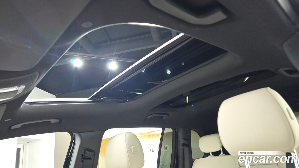 Mercedes-Benz GLB-Class 2021