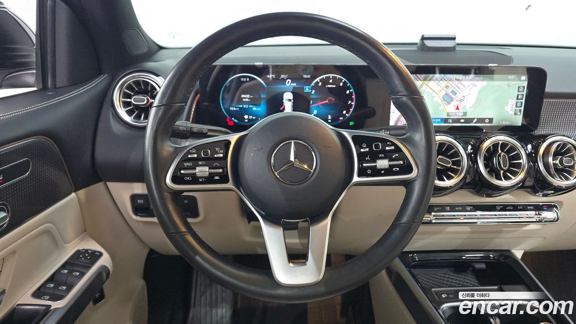 Mercedes-Benz GLB-Class 2021