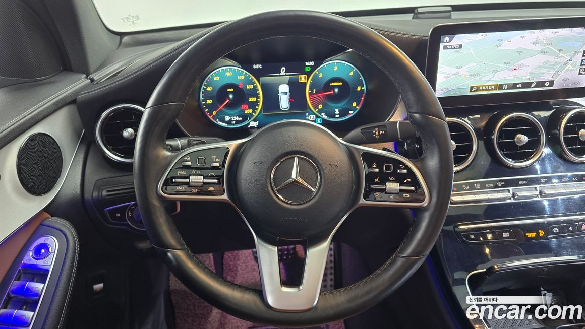 Mercedes-Benz GLC-Class 2021