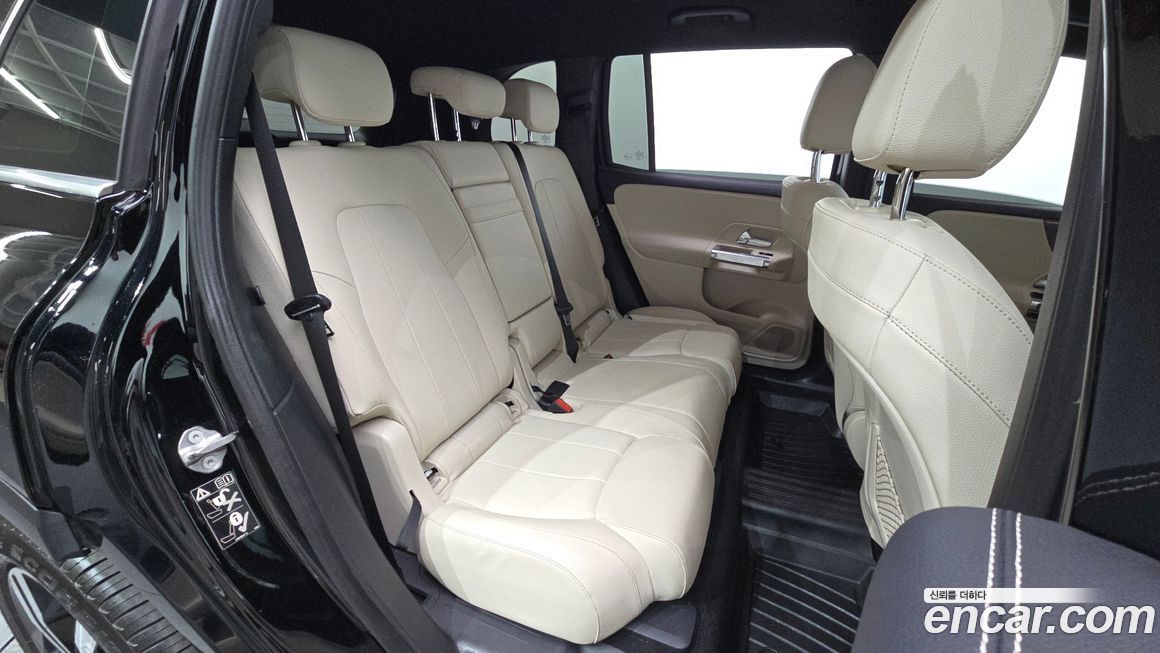 Mercedes-Benz GLB-Class 2021