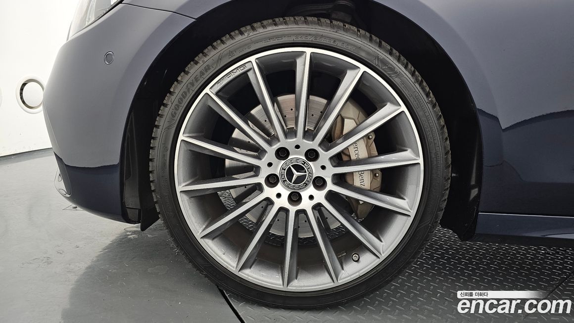 Mercedes-Benz E-Class 2021