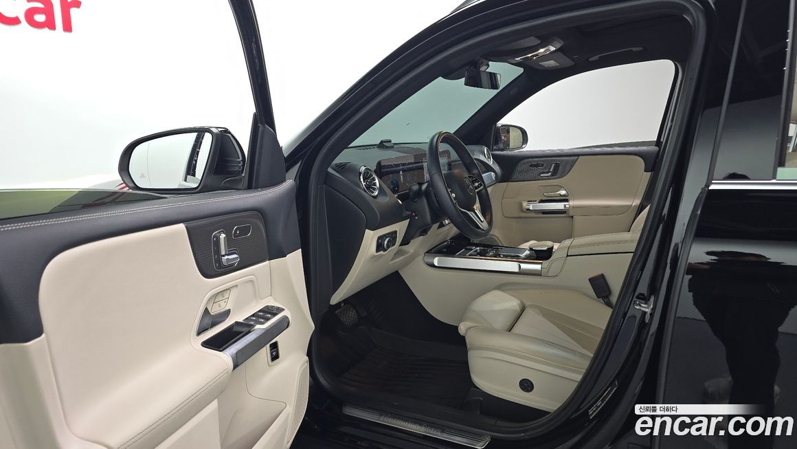 Mercedes-Benz GLB-Class 2021