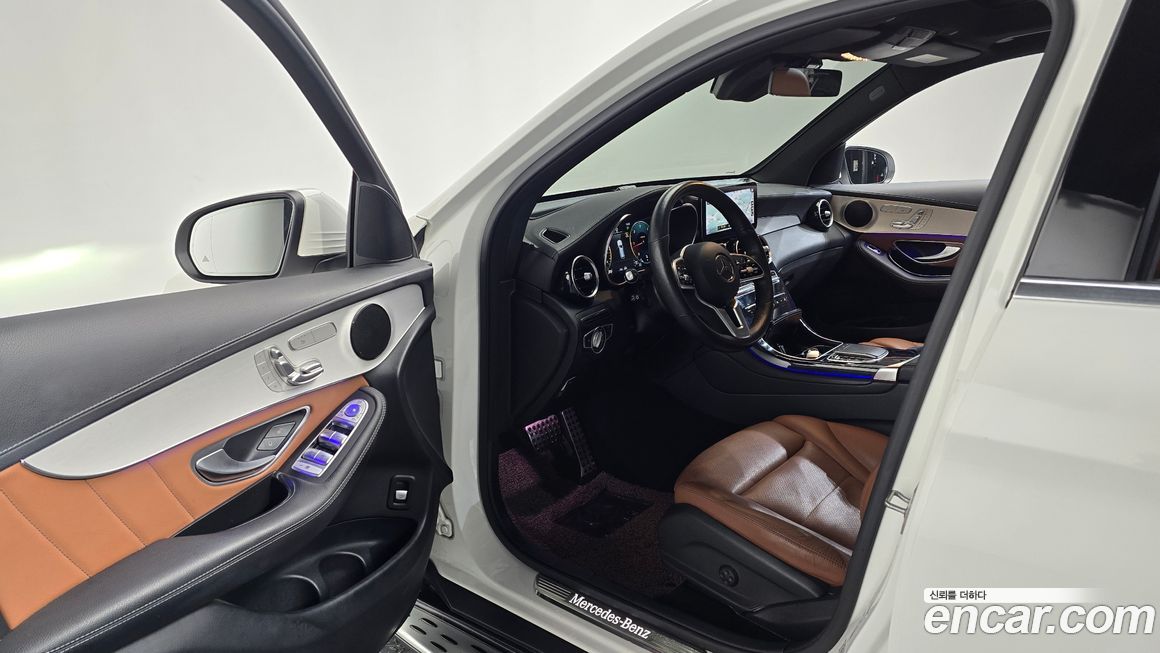 Mercedes-Benz GLC-Class 2021