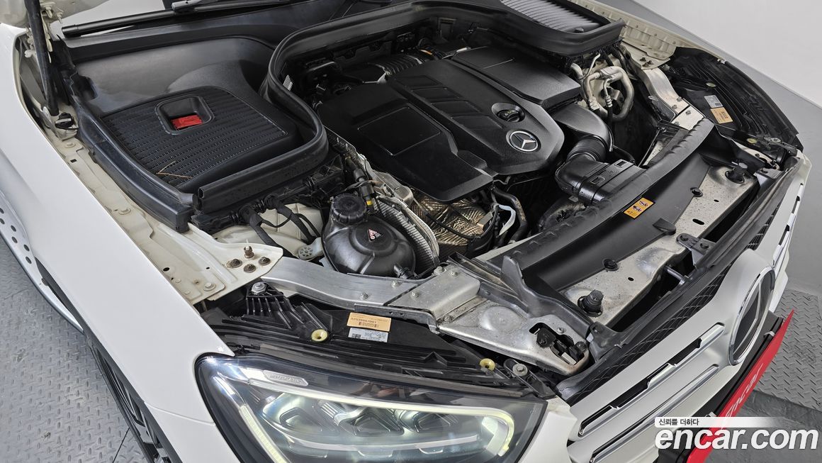 Mercedes-Benz GLC-Class 2021