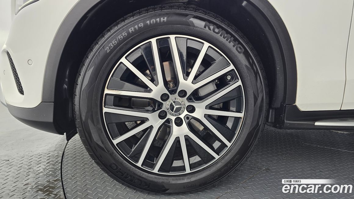 Mercedes-Benz GLC-Class 2021