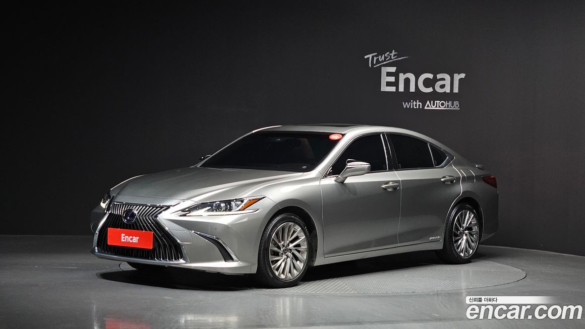 Lexus ES 2021