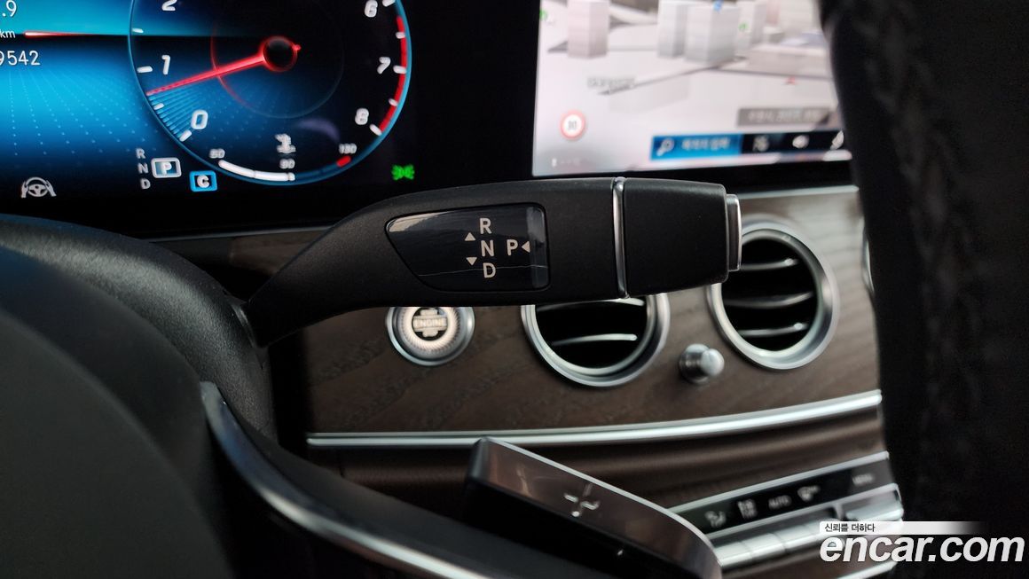 Mercedes-Benz E-Class 2022