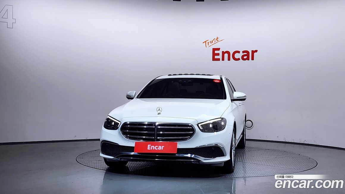 Mercedes-Benz E-Class 2022