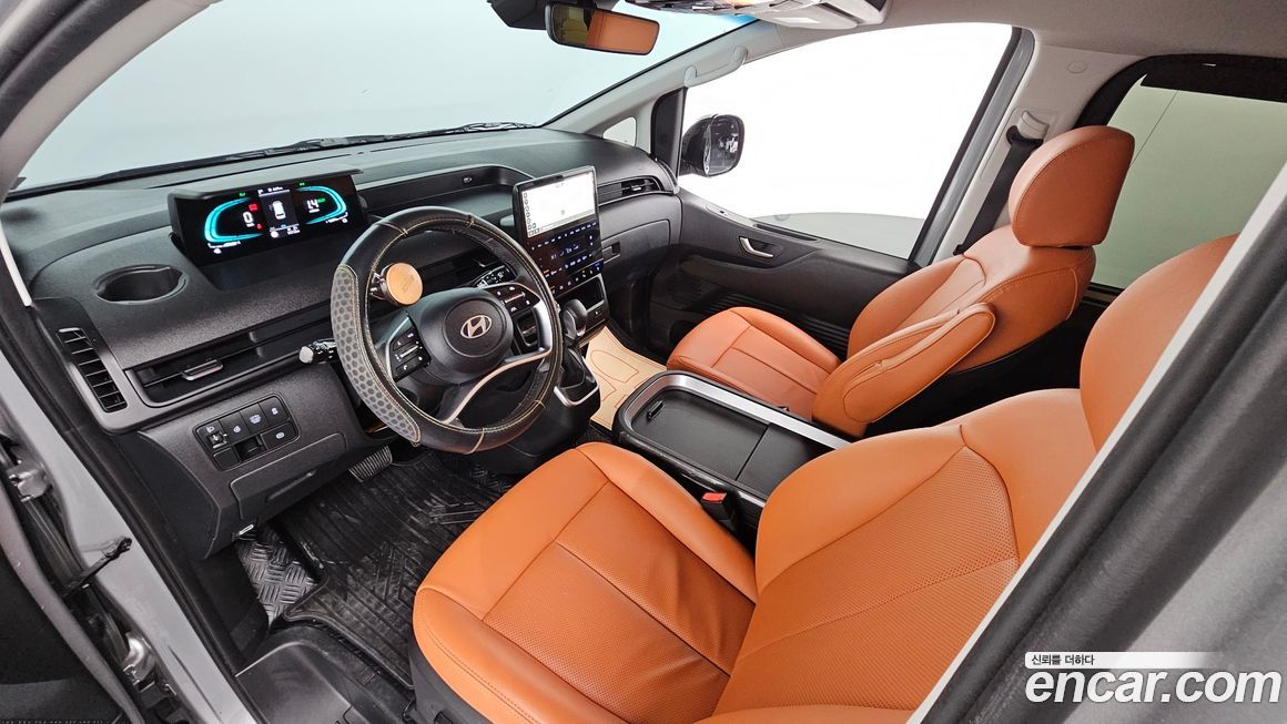 Hyundai Staria 2025