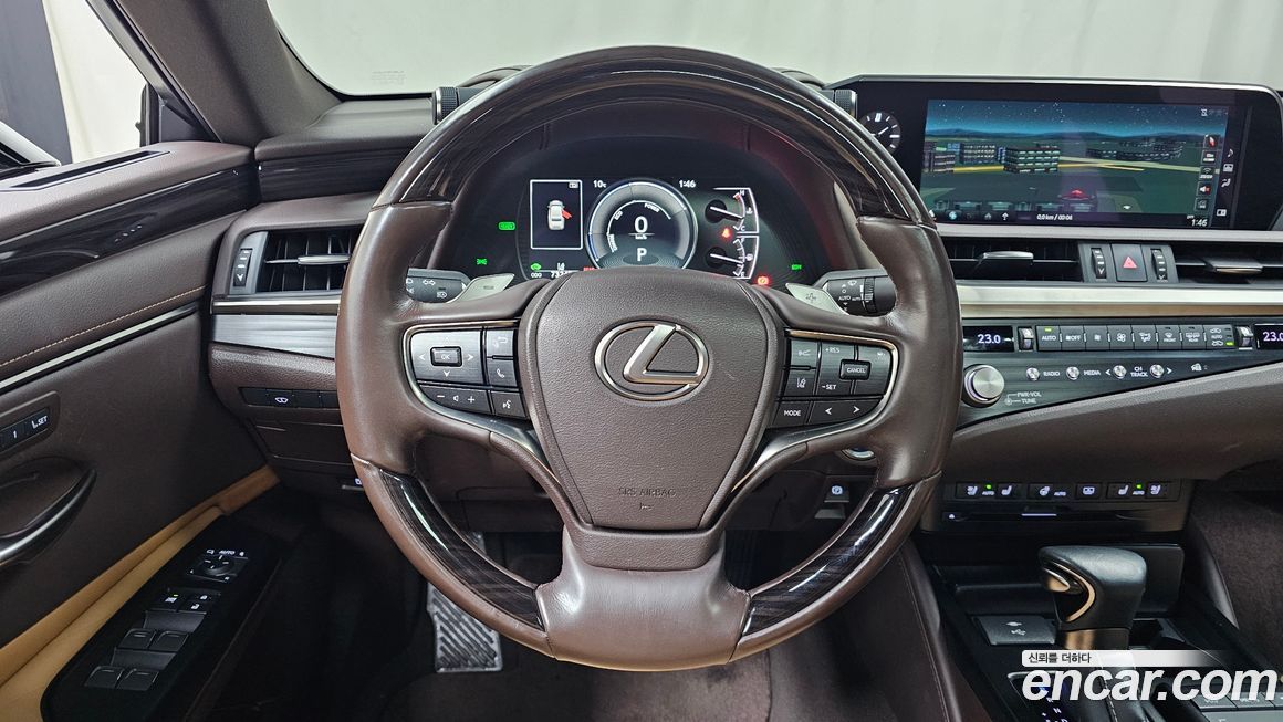 Lexus ES 2021