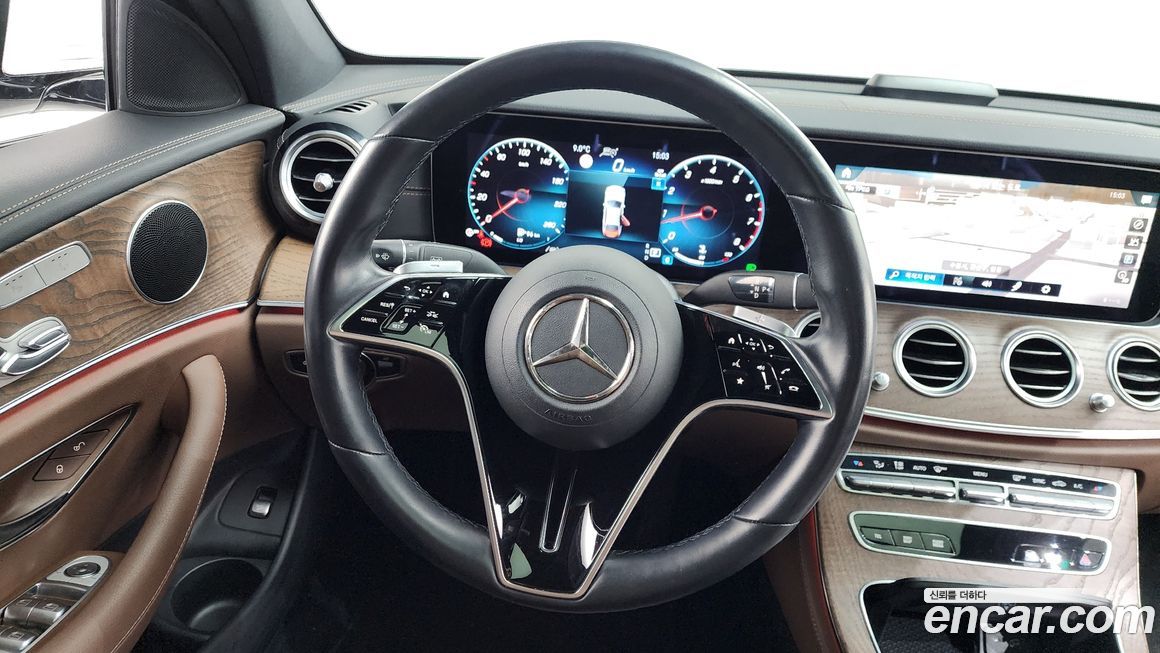 Mercedes-Benz E-Class 2022