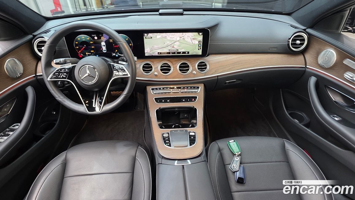 Mercedes-Benz E-Class 2022