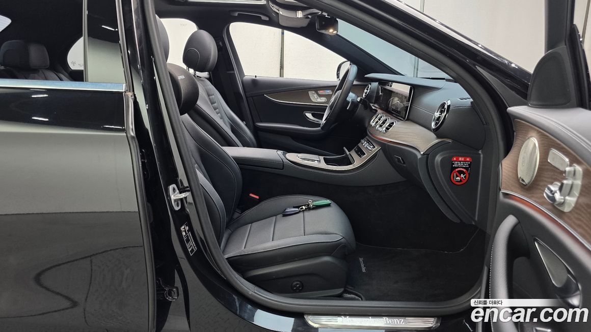 Mercedes-Benz E-Class 2022