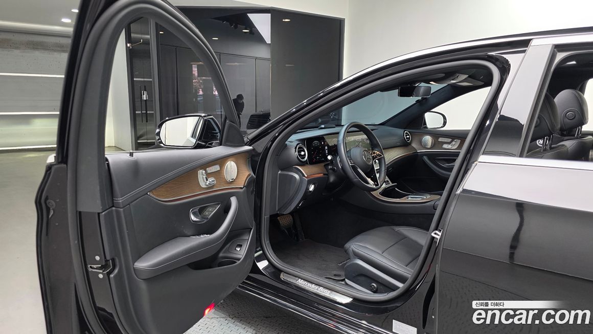 Mercedes-Benz E-Class 2022