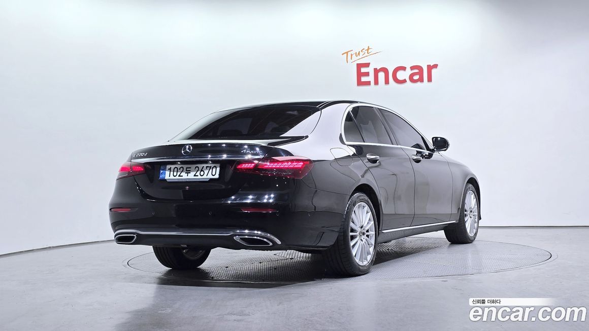 Mercedes-Benz E-Class 2022