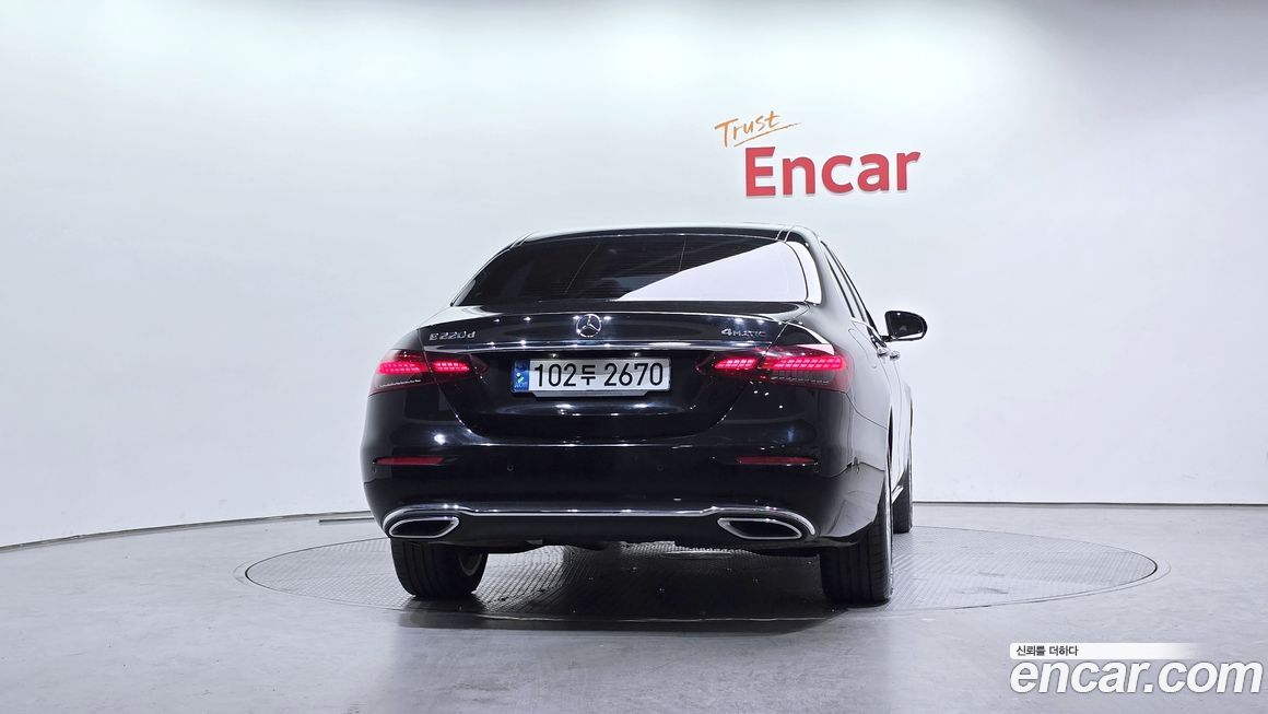 Mercedes-Benz E-Class 2022