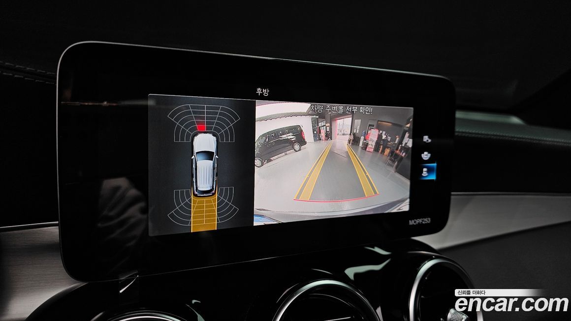 Mercedes-Benz GLC-Class 2021