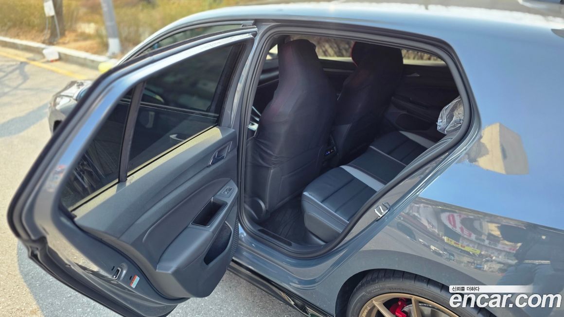 Volkswagen Golf 2024