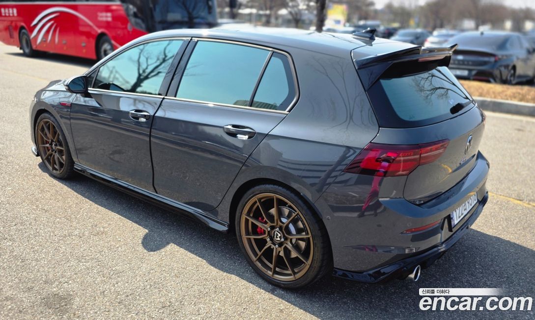 Volkswagen Golf 2024