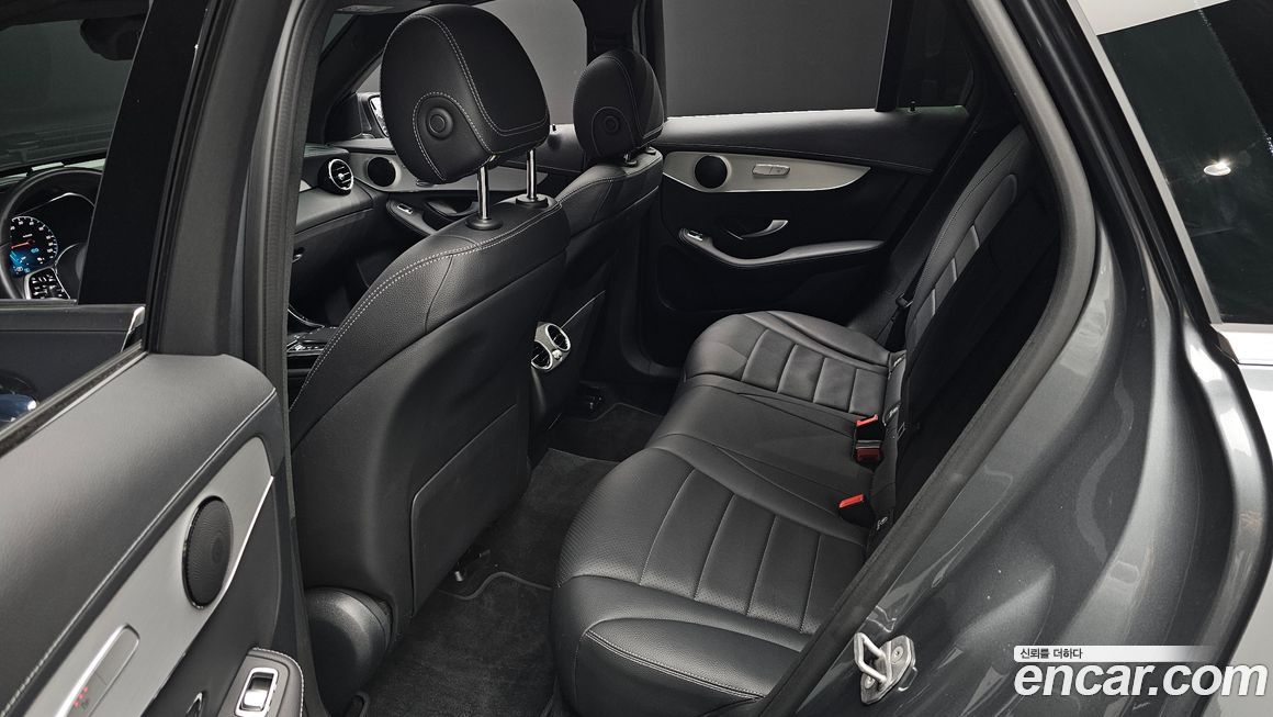 Mercedes-Benz GLC-Class 2021