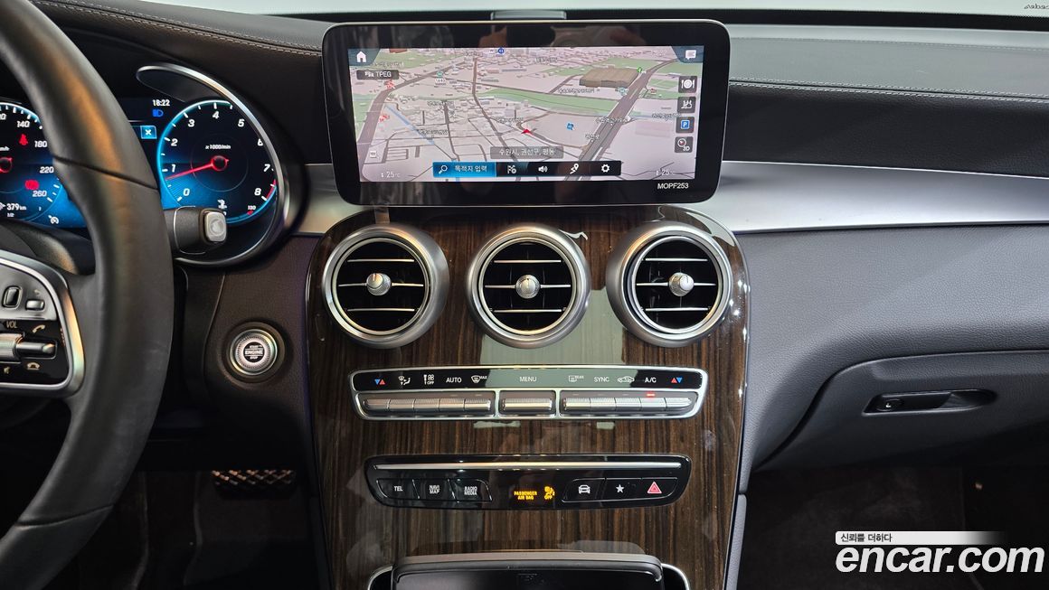 Mercedes-Benz GLC-Class 2021