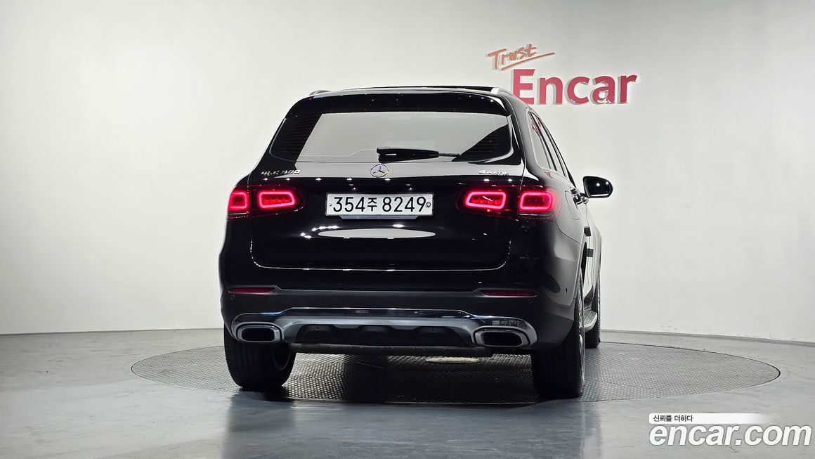 Mercedes-Benz GLC-Class 2021