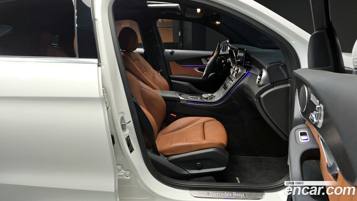 Mercedes-Benz GLC-Class 2021