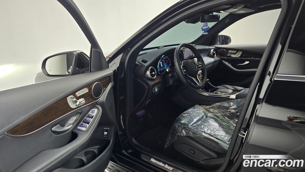 Mercedes-Benz GLC-Class 2021