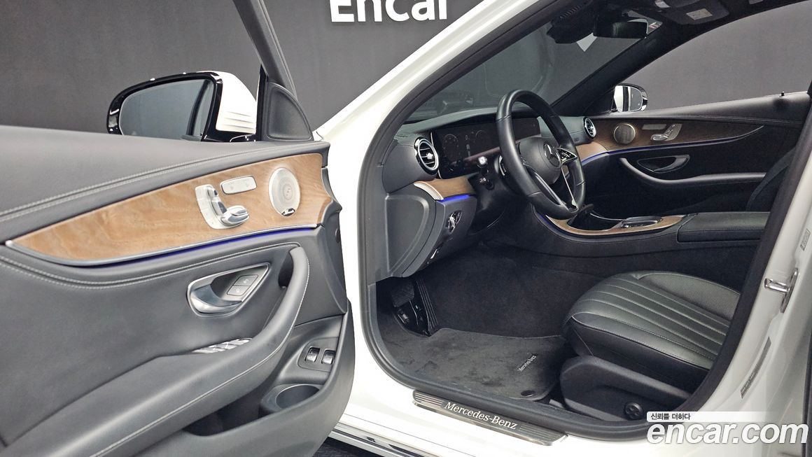 Mercedes-Benz E-Class 2023