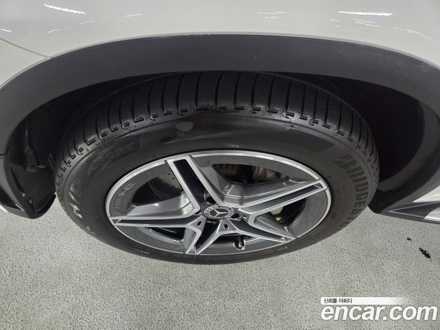 Mercedes-Benz GLC-Class 2021