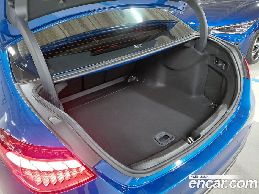 Mercedes-Benz C-Class 2023