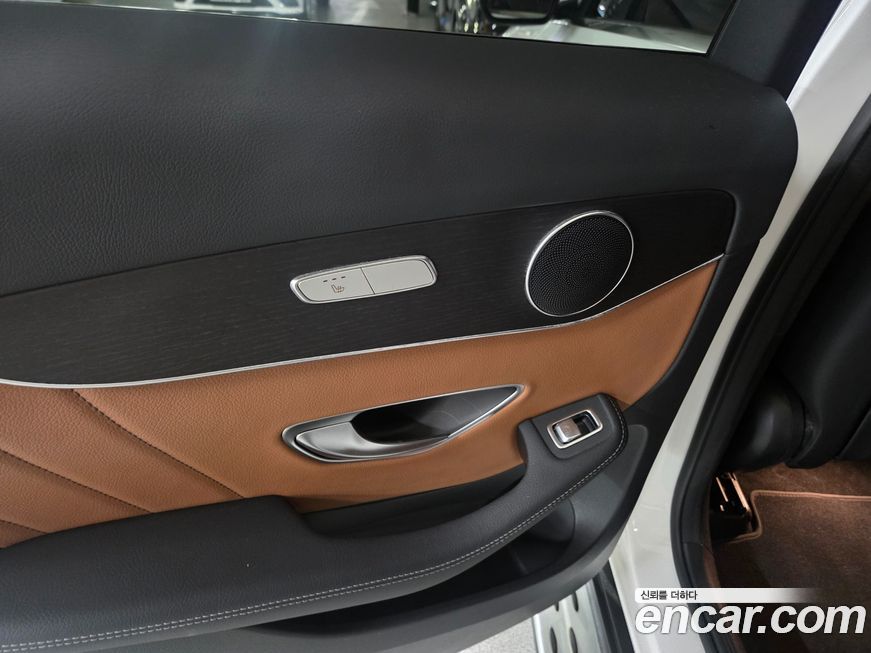 Mercedes-Benz GLC-Class 2021