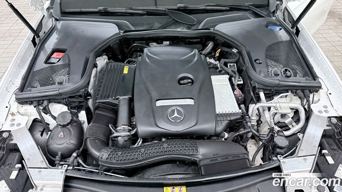 Mercedes-Benz E-Class 2023