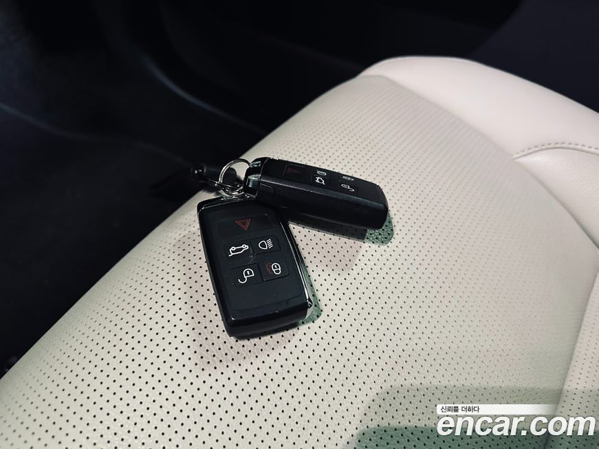 Land Rover Discovery Sport 2025