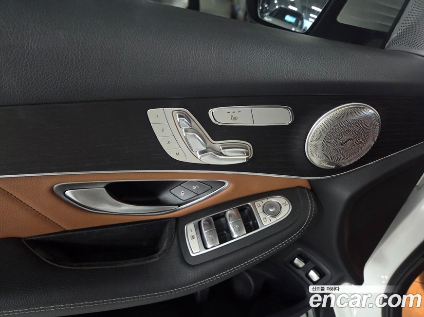 Mercedes-Benz GLC-Class 2021