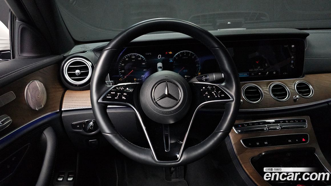 Mercedes-Benz E-Class 2023