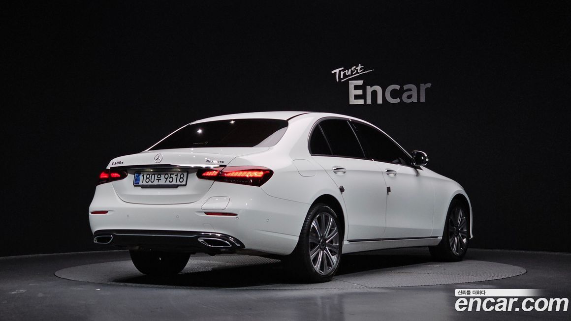 Mercedes-Benz E-Class 2023