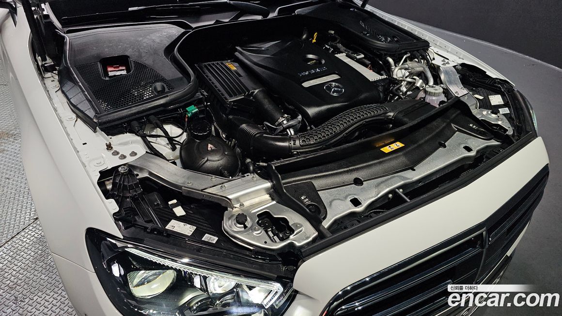 Mercedes-Benz E-Class 2023