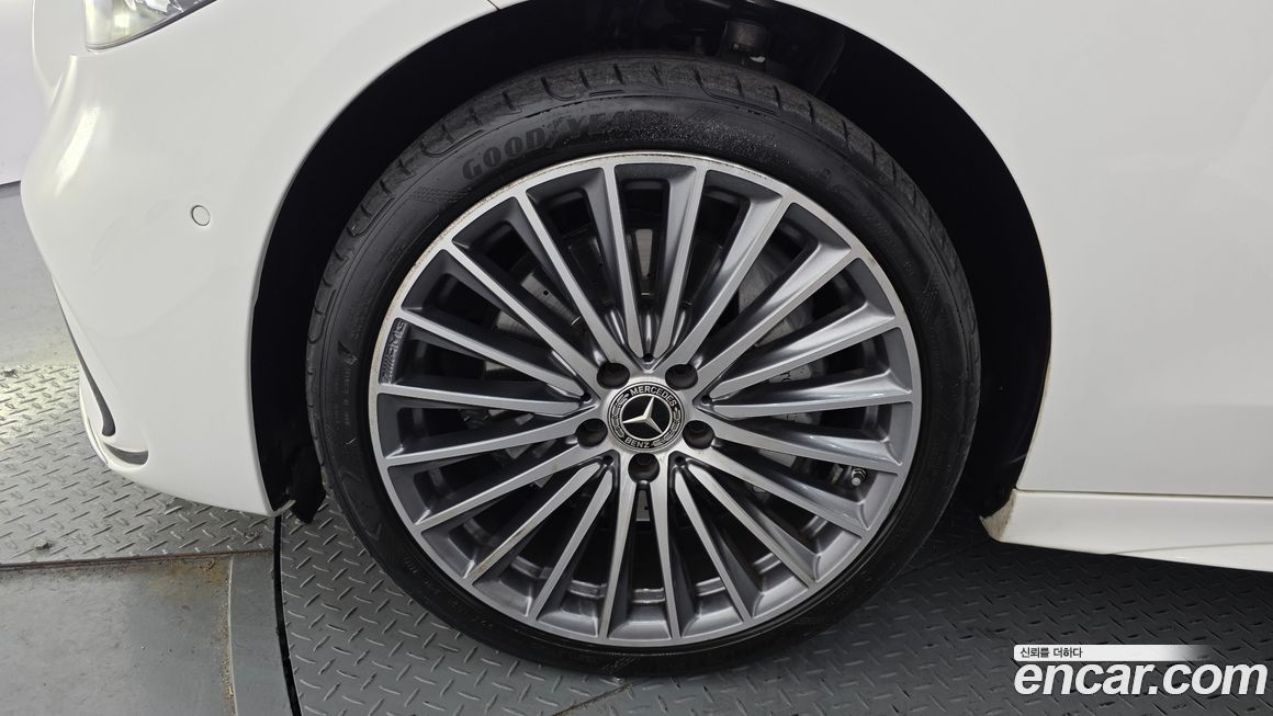 Mercedes-Benz C-Class 2022