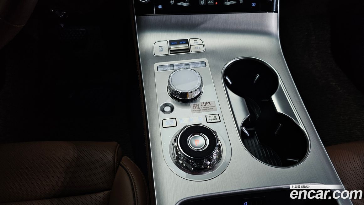 Genesis GV70 2025