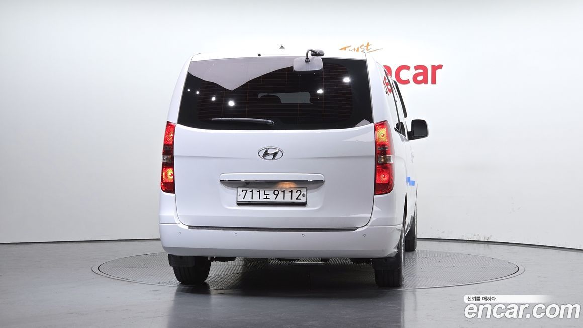 Hyundai Starex 2019