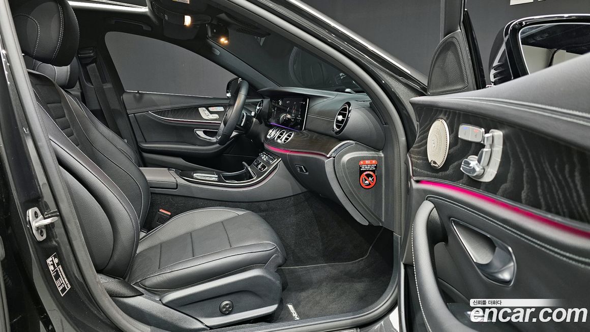 Mercedes-Benz E-Class 2022